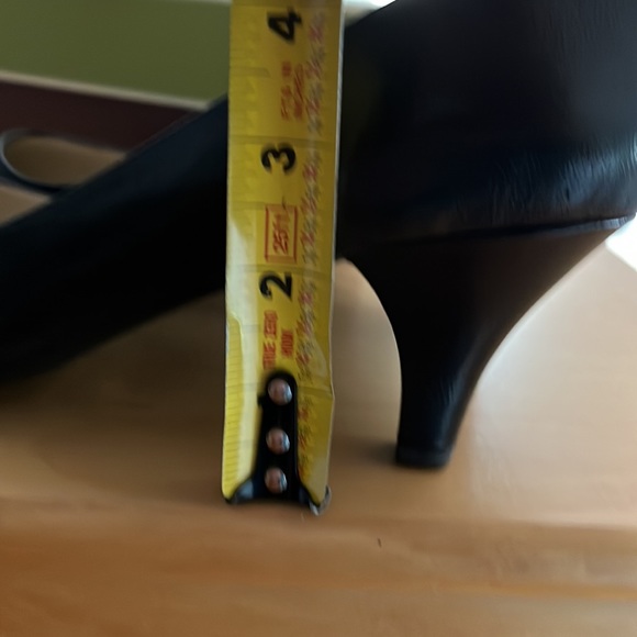 Black Heels Size 10W *** ALL OFFERS CONSIDERED*** - Picture 12 of 12
